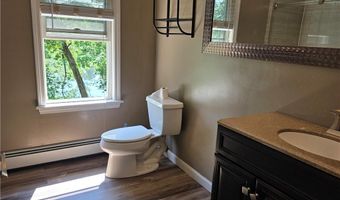 2 Chapel Ln, Lincoln, RI 02865