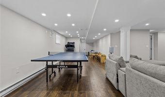 194 Council Rock Rd, Cranston, RI 02921