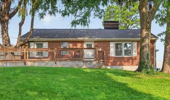 105 N Elm St, Ballwin, MO 63011