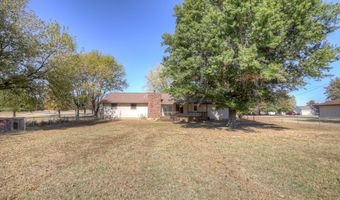 569 E 36th St, Baxter Springs, KS 66713