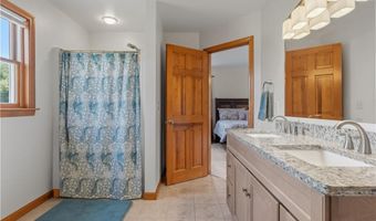 3 Courtney Ln, Hopkinton, RI 02832