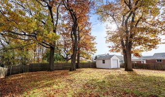 11 Hornbine St, Cranston, RI 02919