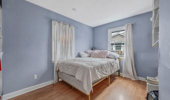 26 Smith St, Amityville, NY 11701