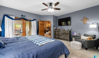 1005 Walnut St, Beresford, SD 57004