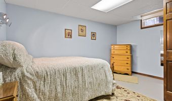 224 Sunderland Dr, Auburn, ME 04210