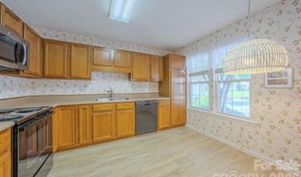 902 Woodlea Ct, Asheville, NC 28806