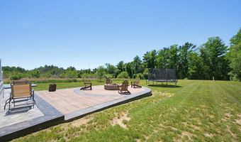 1479 Main St, Acushnet, MA 02743