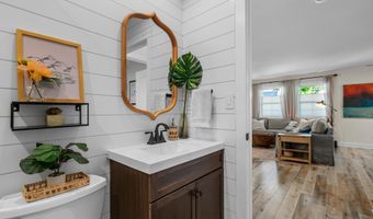 820 Barton Dr, Ann Arbor, MI 48105