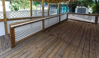 9 Whitewood Rd, Clinton, CT 06413