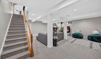 3 Surrey Way, Alexandria Twp., NJ 08867