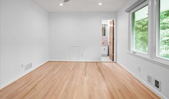 9026 MCNAIR Dr, Alexandria, VA 22309