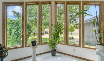 330 W FLORIDA Ave, Appleton, WI 54911