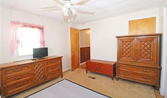 56 Bayview Pkwy, Middletown, RI 02842