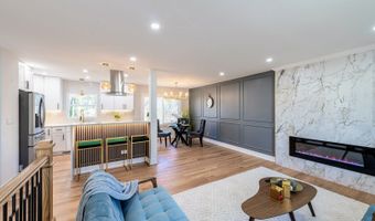 719 Webster St, Algonquin, IL 60102