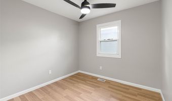 215 25th Ave SW, Altoona, IA 50009