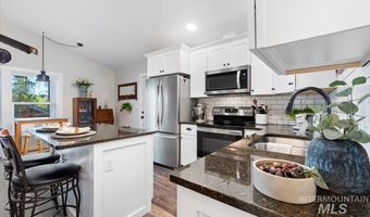 20 View Dr, Centerville, ID 83631