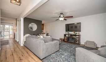 704 Woodrun Dr, Ballwin, MO 63021