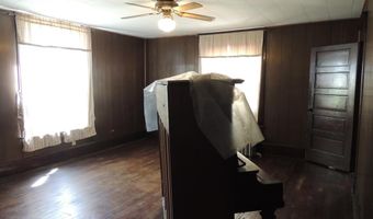 401 S Third St, Altamont, IL 62411