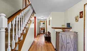 121 Maltbie Dr, Amsterdam, NY 12010