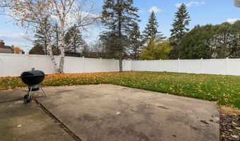 1022 E CAPITOL Dr, Appleton, WI 54911