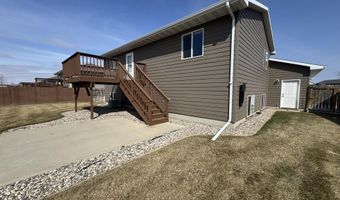 2214 S Lawson St, Aberdeen, SD 57401