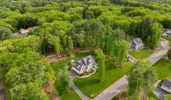 10 Lilac Ct, Bedford, NH 03110