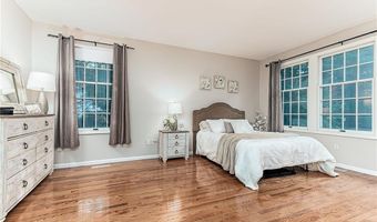 85 Sheep Farm Dr, East Greenwich, RI 02818