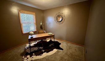 300 Kellogg Ln, Auburn, KS 66402