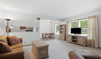 1138 Village Ln, Ashland, OH 44805