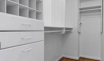 1101 S ARLINGTON RIDGE Rd 214, Arlington, VA 22202