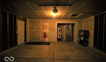 556 Hollowood Ln, Avon, IN 46123