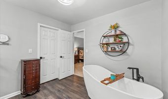 1820 Crofton Dr, Algonquin, IL 60102