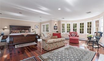 25 Westfield Dr, East Greenwich, RI 02818