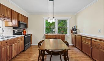 22 Collegeview Dr, Albany, NY 12211