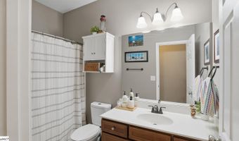 191 Gossamer Dr, Boiling Springs, SC 29316