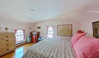 12 Sherman St, Newport, RI 02840