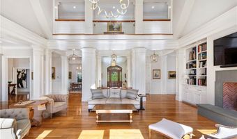 10 Ocean Lawn Ln, Newport, RI 02840