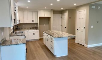 49 Woodbrey Ln, Standish, ME 04084