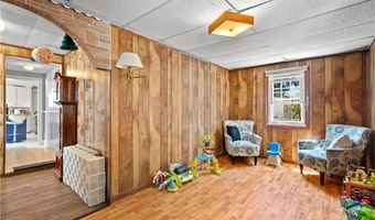127 Gladstone St, Cranston, RI 02920