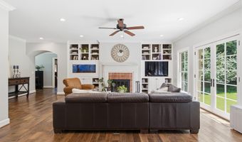 706 N Arbor Dr, Anchorage, KY 40223