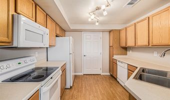 5726 N Genoa Way 301, Aurora, CO 80019