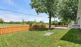 2040 Honey Locust Dr, Algonquin, IL 60102
