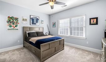 30 Lenihan Ln, East Greenwich, RI 02818