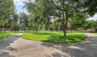 1107 E Algonquin Rd 4, Arlington Heights, IL 60005