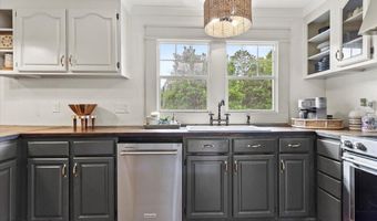 7101 Wayne Ln, Biloxi, MS 39532