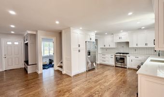 40 E Pasadena Pl, Bridgeport, CT 06610