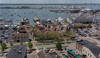 35 Pelham St D, Newport, RI 02840