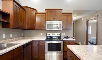 2860 Fairway Dr, Altoona, WI 54720