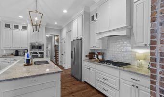 200 Evelyn Ln, Brandon, MS 39042