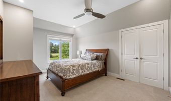 435 Dunwoody Dr, Aurora, OH 44202